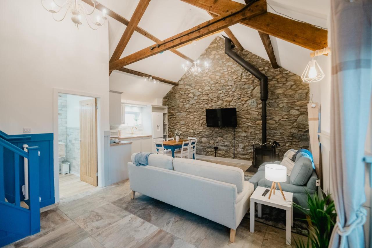 The Cow Shed At Pencraig Villa Хоулихед Екстериор снимка